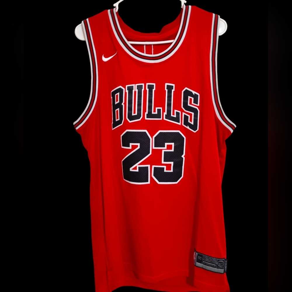 Nike NBA Michael Jordan #23 Red&White Chicago Bulls Jersey Size Large
